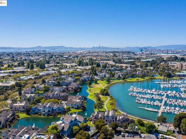 109 Cypress St. C, Alameda CA 94501