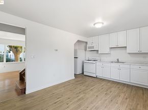 109 Cypress St. C, Alameda CA 94501