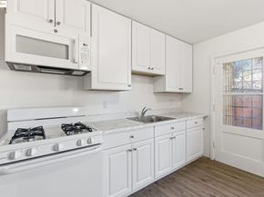 109 Cypress St. C, Alameda CA 94501