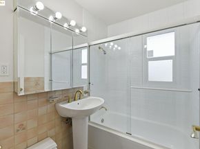 109 Cypress St. C, Alameda CA 94501