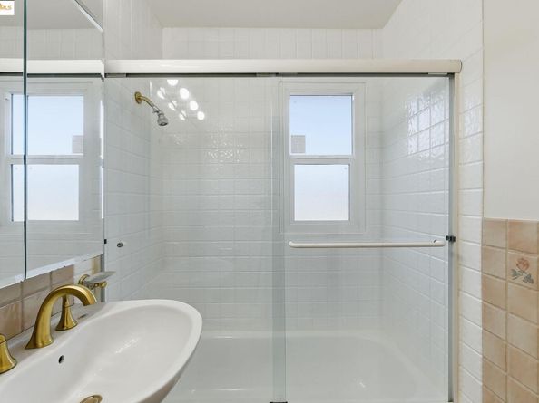 109 Cypress St. C, Alameda CA 94501