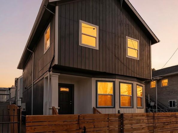 842 E 17th St, Oakland CA 94606
