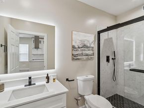 842 E 17th St, Oakland CA 94606