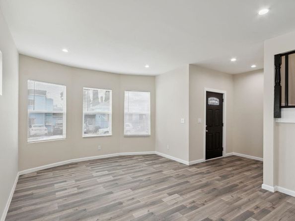 842 E 17th St, Oakland CA 94606