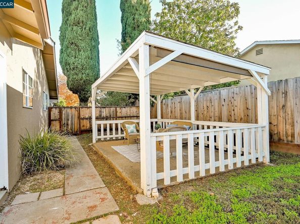 5506 Alaska Dr, Concord CA 94521