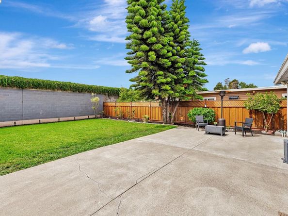 22857 Fuller Ave, Hayward CA 94541