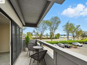 5 Embarcadero 129, Oakland CA 94607