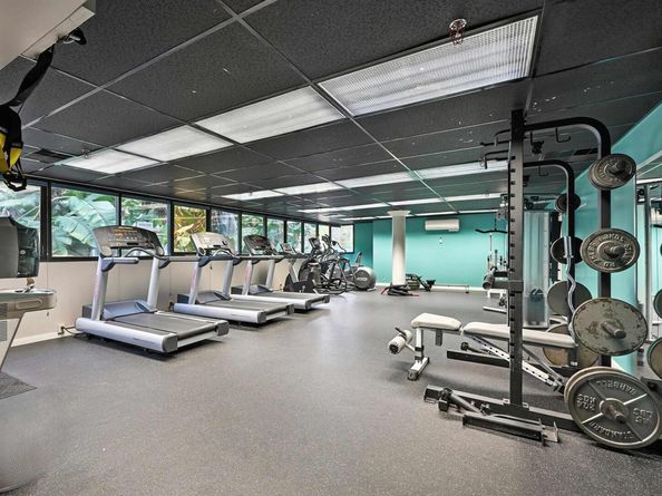 5 Embarcadero 129, Oakland CA 94607