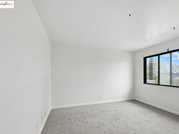 5 Embarcadero 129, Oakland CA 94607
