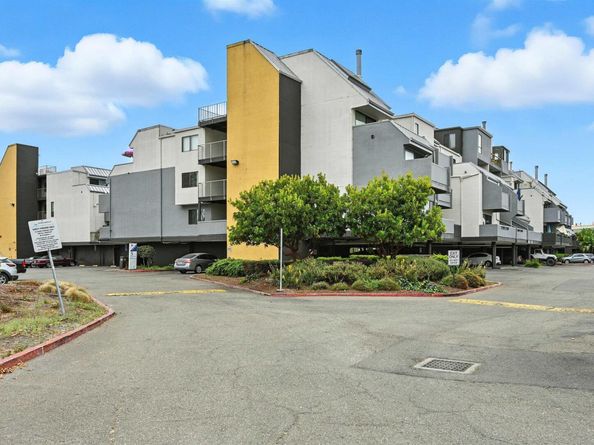 5 Embarcadero 129, Oakland CA 94607