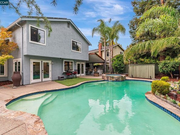 2207 Bridgeport Way, Martinez CA 94553