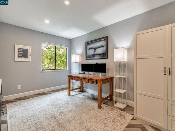 2207 Bridgeport Way, Martinez CA 94553