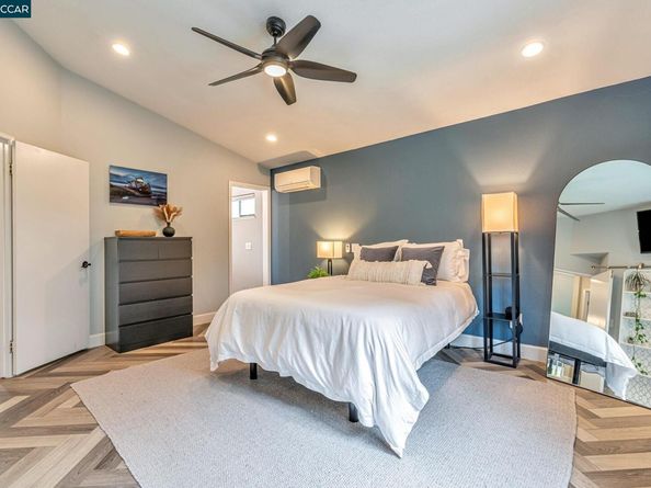 2207 Bridgeport Way, Martinez CA 94553