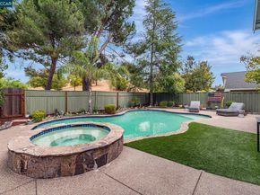 2207 Bridgeport Way, Martinez CA 94553