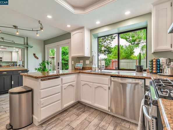 2207 Bridgeport Way, Martinez CA 94553