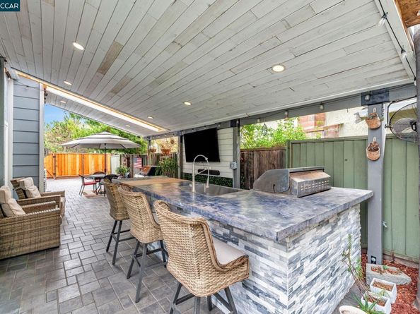 2207 Bridgeport Way, Martinez CA 94553