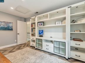 2207 Bridgeport Way, Martinez CA 94553