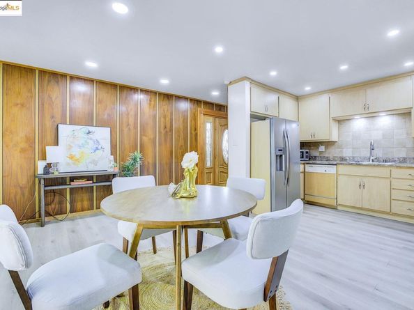 6635 Banning Dr, Oakland CA 94611