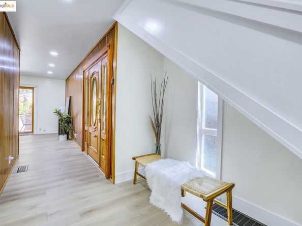 6635 Banning Dr, Oakland CA 94611