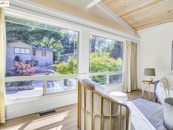 6635 Banning Dr, Oakland CA 94611