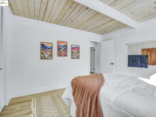 6635 Banning Dr, Oakland CA 94611