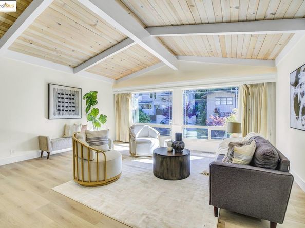 6635 Banning Dr, Oakland CA 94611