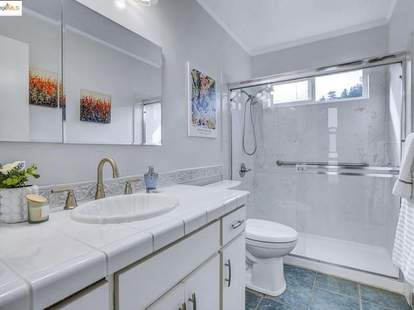 6635 Banning Dr, Oakland CA 94611