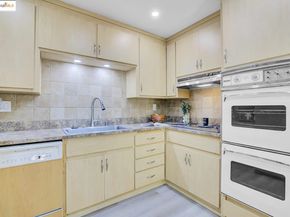 6635 Banning Dr, Oakland CA 94611