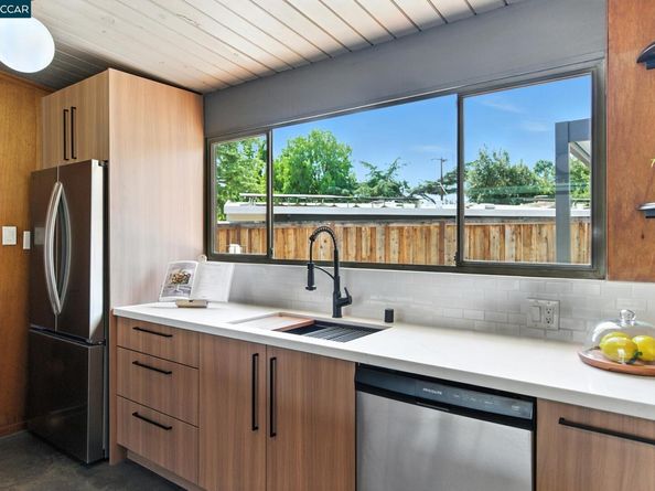 3695 Merridan Dr, Concord CA 94518