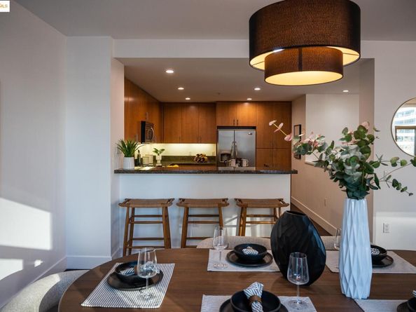 438 W Grand Ave 422, Oakland CA 94612