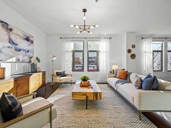438 W Grand Ave