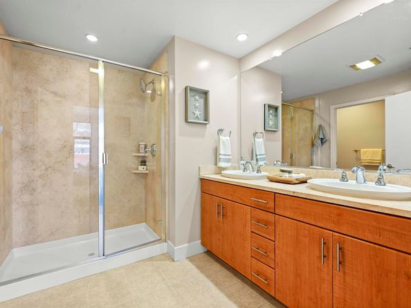 438 W Grand Ave 422, Oakland CA 94612