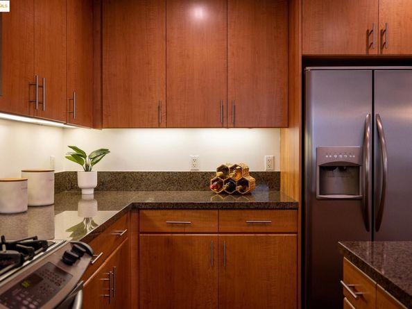 438 W Grand Ave 422, Oakland CA 94612
