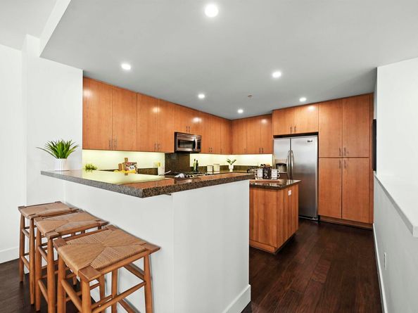 438 W Grand Ave 422, Oakland CA 94612