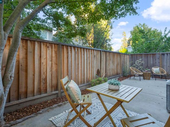 2316 Heathrow Pl, San Leandro CA 94577