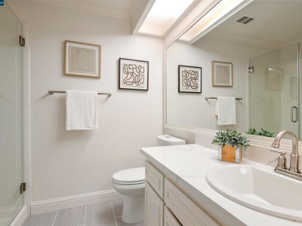 2316 Heathrow Pl, San Leandro CA 94577