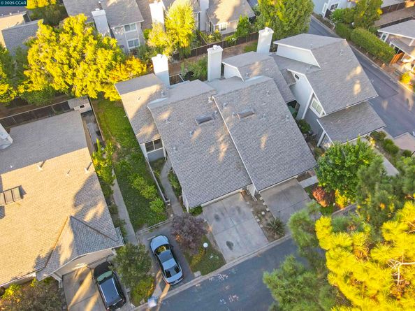 2316 Heathrow Pl, San Leandro CA 94577