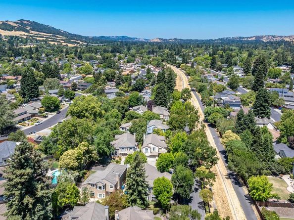 1687 Silverwood Ct, Danville CA 94526