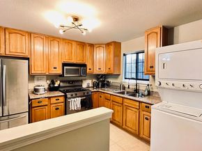 2505 Market St, Oakland CA 94607