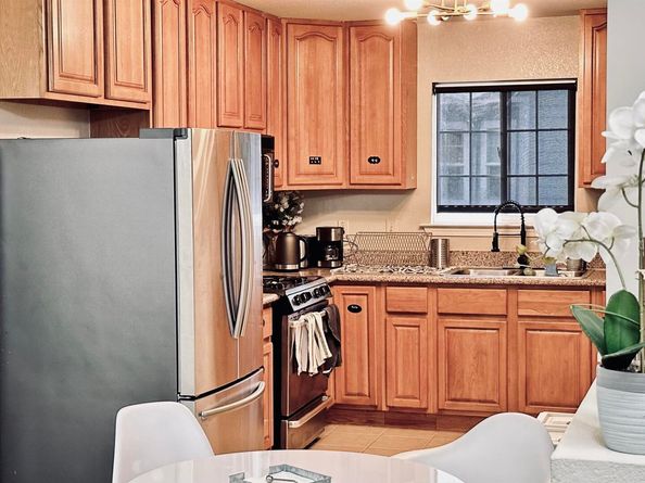 2505 Market St, Oakland CA 94607