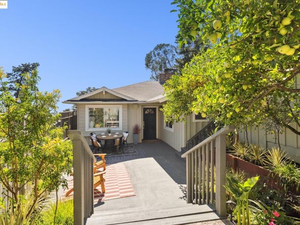 6827 Ridgewood Dr., Oakland CA 94611