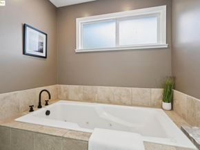 6827 Ridgewood Dr., Oakland CA 94611