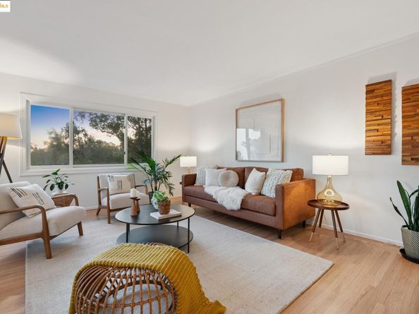 6827 Ridgewood Dr., Oakland CA 94611
