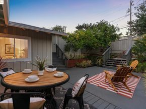 6827 Ridgewood Dr., Oakland CA 94611