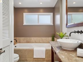 6827 Ridgewood Dr., Oakland CA 94611