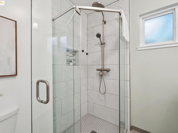 6827 Ridgewood Dr., Oakland CA 94611