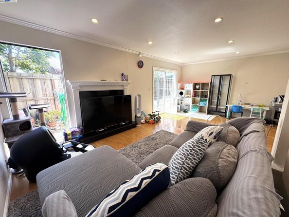 19901 Forest Ave, Castro Valley CA 94546