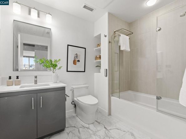 311 2nd St 405, Oakland CA 94607