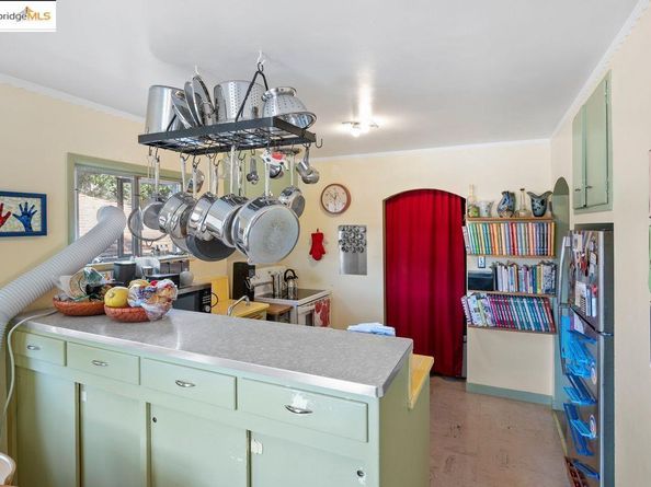 462 Cavour St, Oakland CA 94618