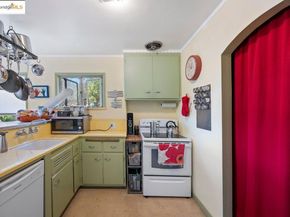 462 Cavour St, Oakland CA 94618